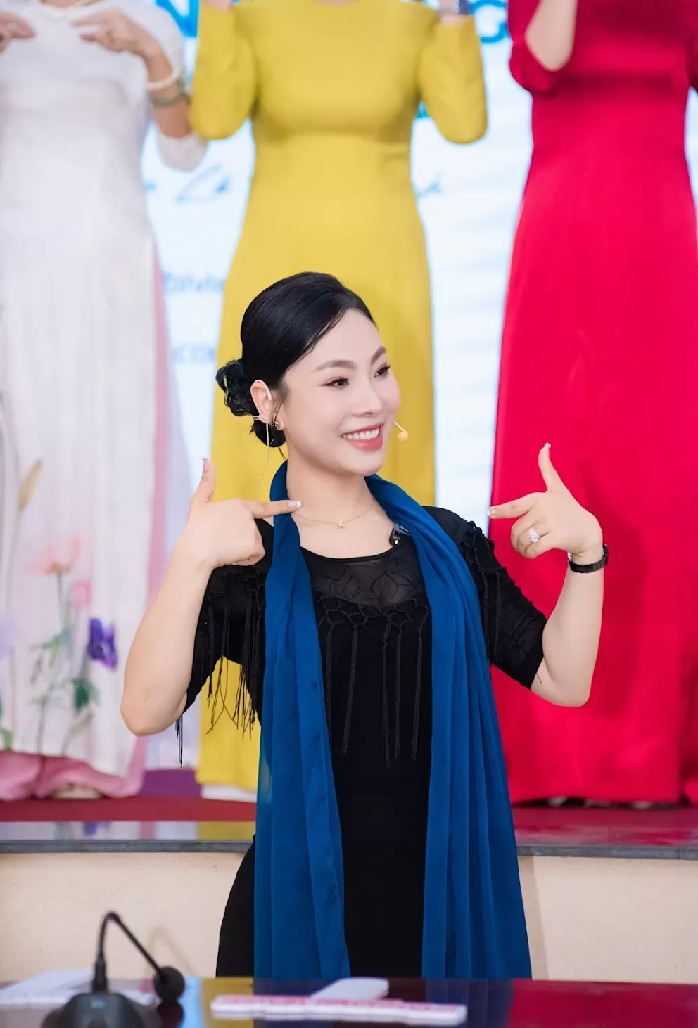 Nghi thức giao tiếp Lê Vân Anh phong thái